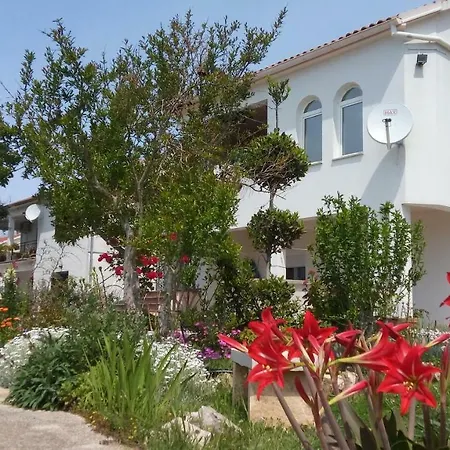 La Maison *